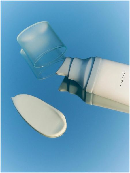 SKIN1004 Madagascar Centella Hyalu-Cica Water-Fit Sun Serum SPF50+ PA++++ Солнцезащитная сыворотка